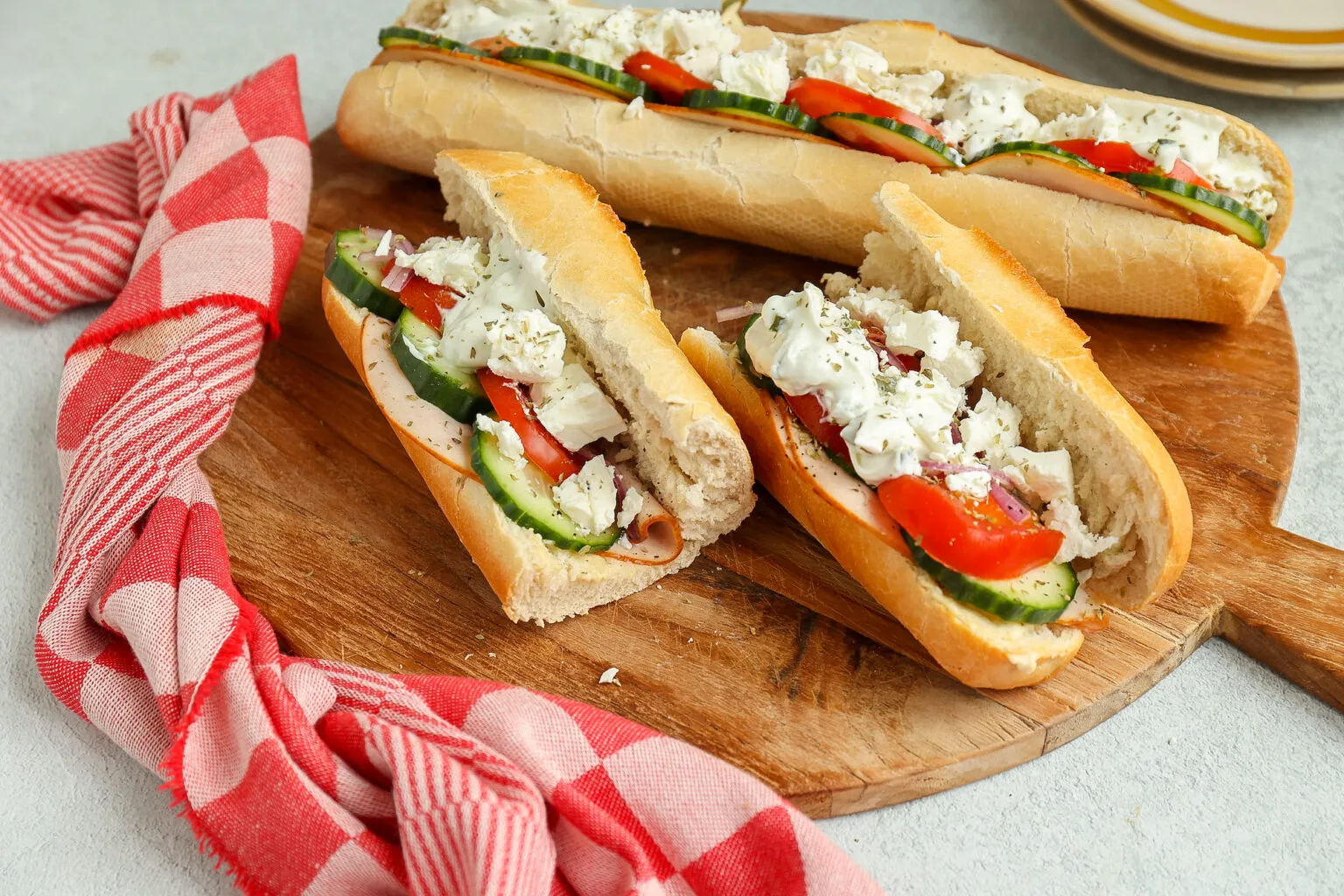 Broodjes en koffie bij Bakker Bart in Schijndel